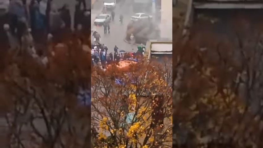 Хохлы радуются крокус. Взрывы в Киеве. Киев бомбят.